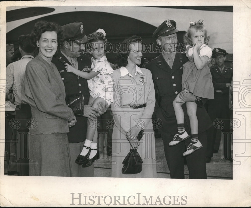 1947 Press Photo Capt. Mrs Whitney Madeline - Historic Images