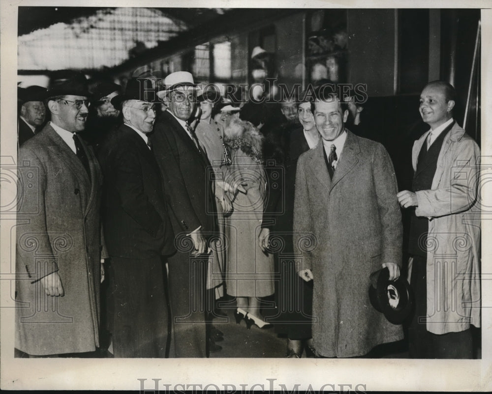 1933 Press Photo Group of United States Trade Commissioners at Gare St, Paris - Historic Images