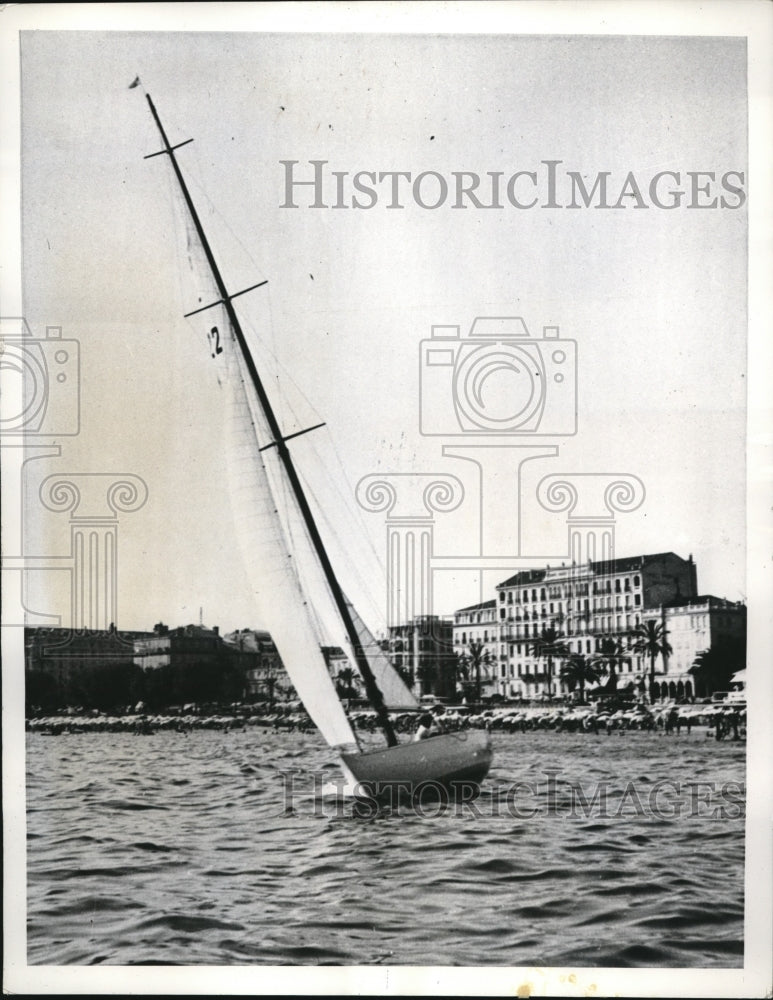 1937 Scene from the sunny French riviera, Cannes - Historic Images