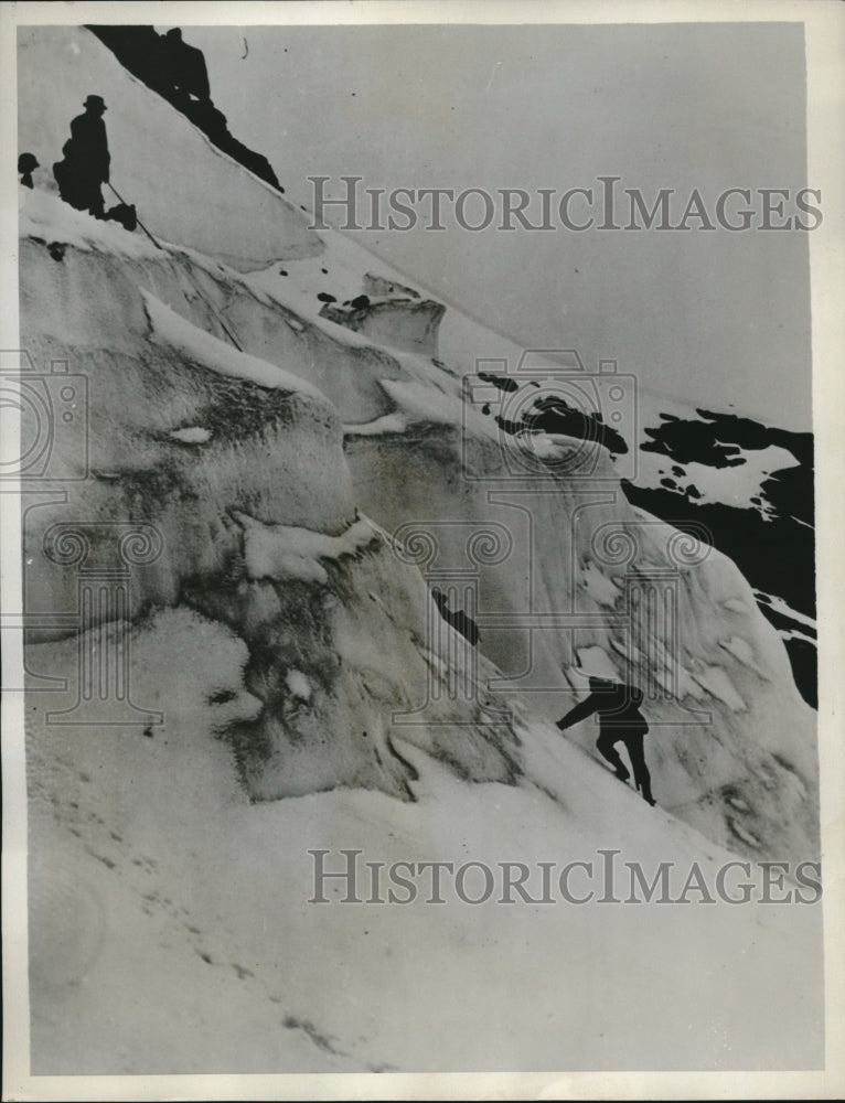 1933 Rescuers Raise Body Of Man Killed In Fall On Mt Jefferson In OR - Historic Images