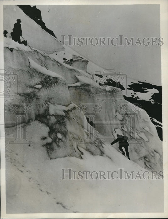1933 Rescuers Raise Body Of Man Killed In Fall On Mt Jefferson In OR - Historic Images