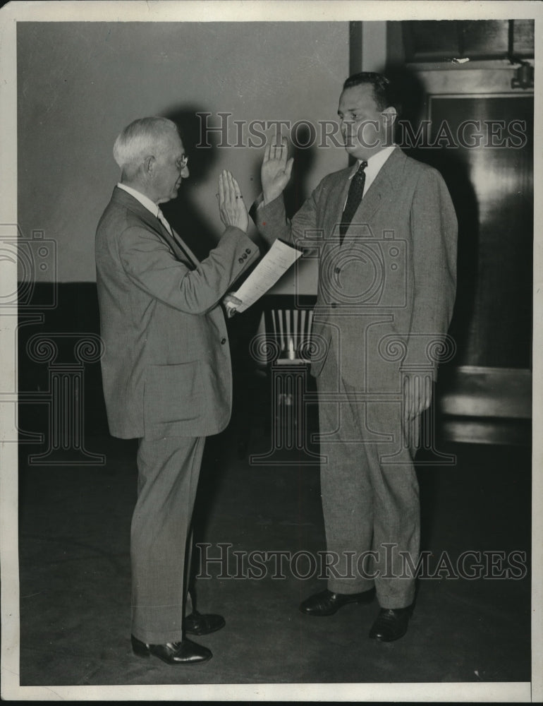 1933 Dr. Willard thorp President Roosevelt - Historic Images