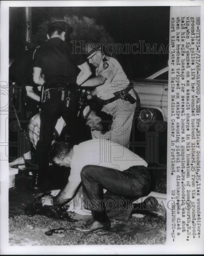1968 Press Photo Mr and Mrs Mickey Goodwin (victim of domestic violence) - Historic Images
