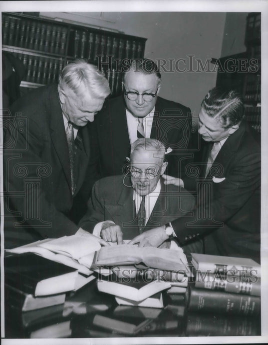 1955 Press Photo Skid Row Lawyer Rehabbed Working In State Attorney's Office - Historic Images