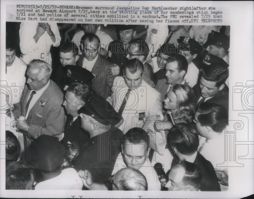 1959 Press Photo Jacqueline Gay Hart arrived at Newark Airport - Historic Images