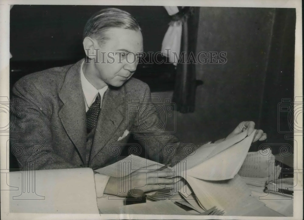 1941 Press Photo Judge Virgil Whitaker Contests Henry Schricker Governor Seat - Historic Images