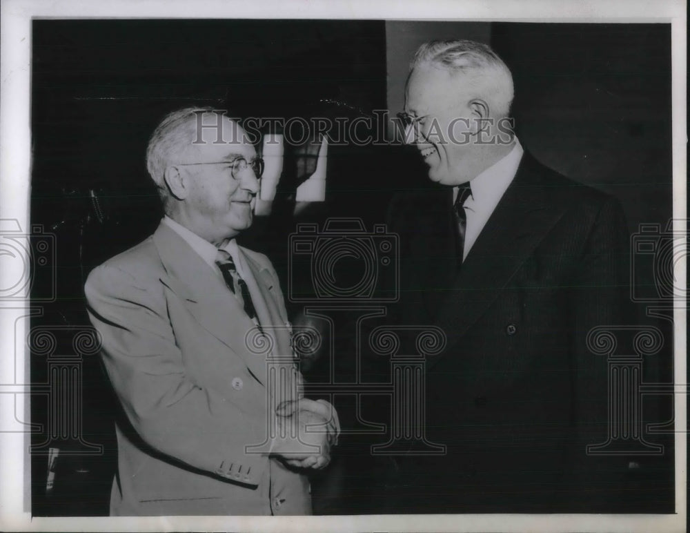 1952 James Petrillo Meets Cali Governor Ezrl Warren at Convention - Historic Images