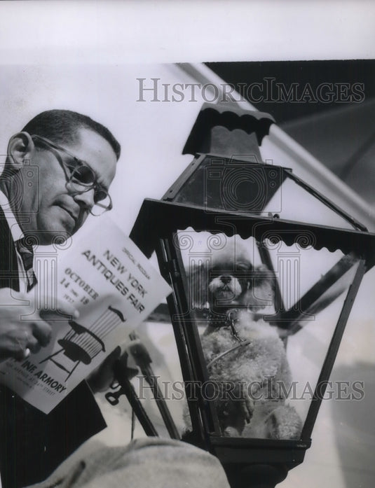1957 Street Lamp Larry Ford - Historic Images