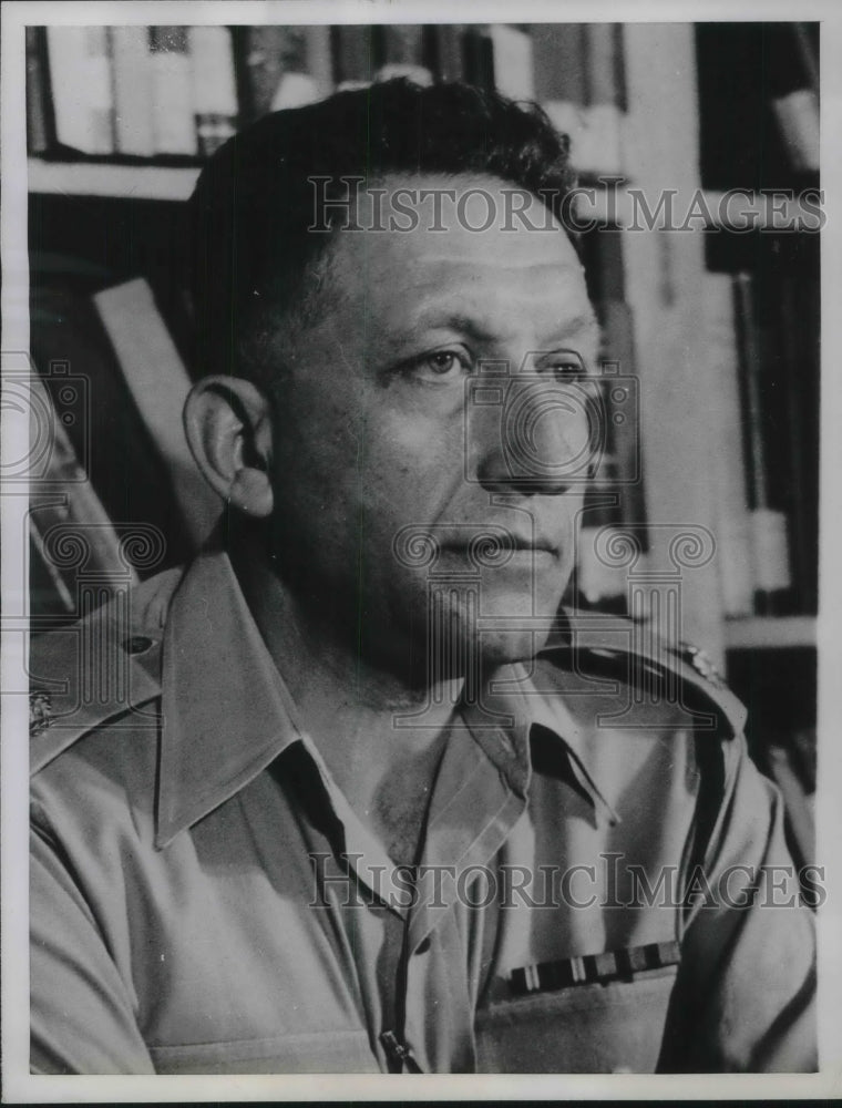 1961 Abraham Selinger, Israeli Policeman - Historic Images