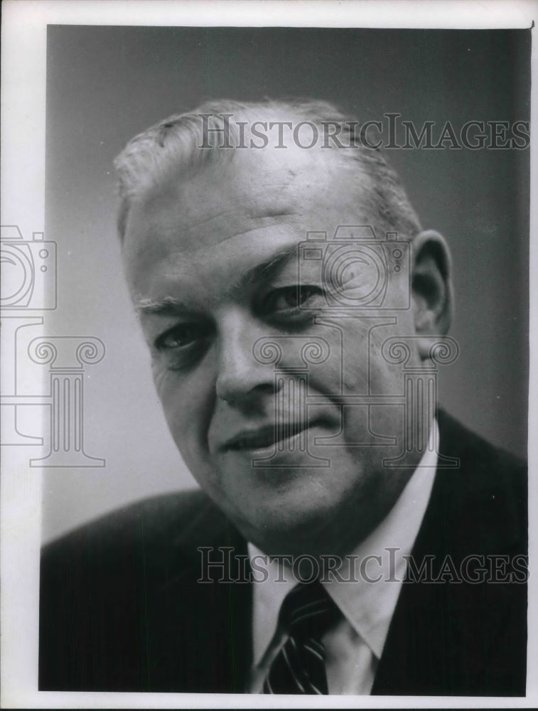 1937 Press Photo Mr. Bill Borglund posing for photo - nec13972 - Historic Images