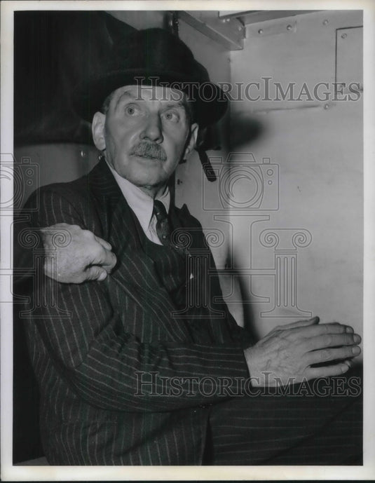 1941 Press Photo Mr. George Williams posing for photo - nec13985 - Historic Images