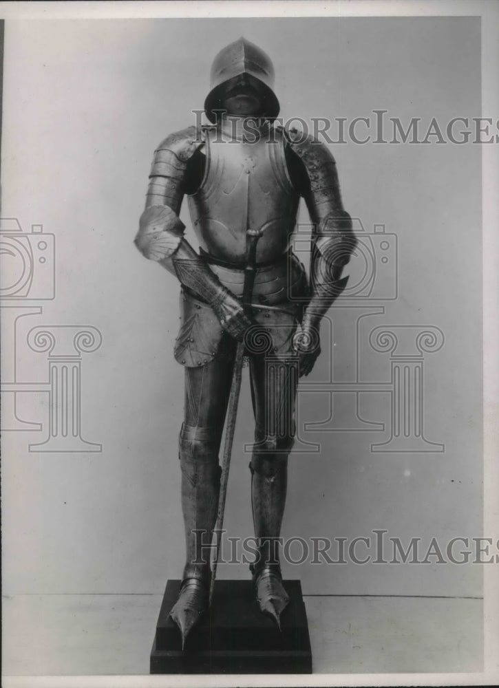 1940 View of Gothic Suit of Armor From About 1480 - Historic Images