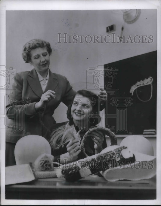1954 Press Photo Mrs. Thomas Abernethy & Mrs. Gerald Ford, Congressional Wive - Historic Images