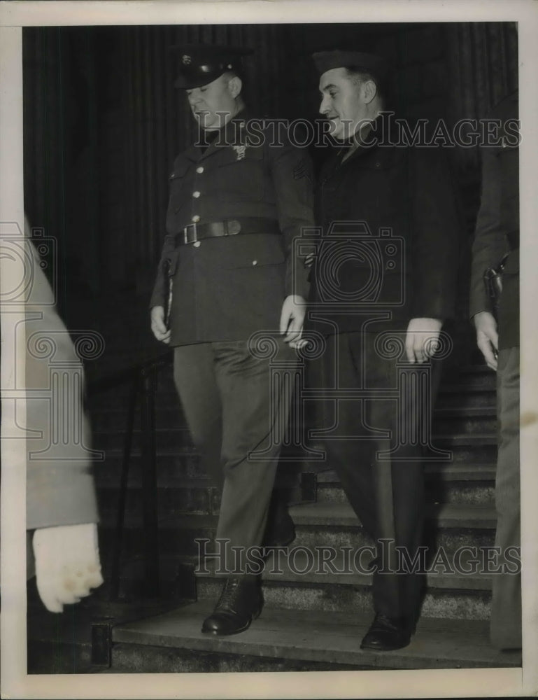 1940 Press Photo Grover Cleveland Bergdoll, Infamous Draft Dodger at Lawsuit - Historic Images