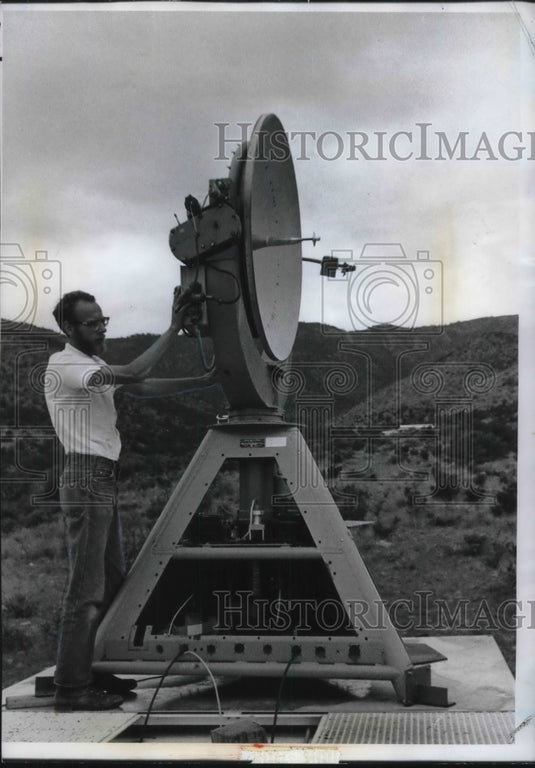 1969 Press Photo New Mexico Tech Scientist Used Antenna to Study Thunderstorms - Historic Images