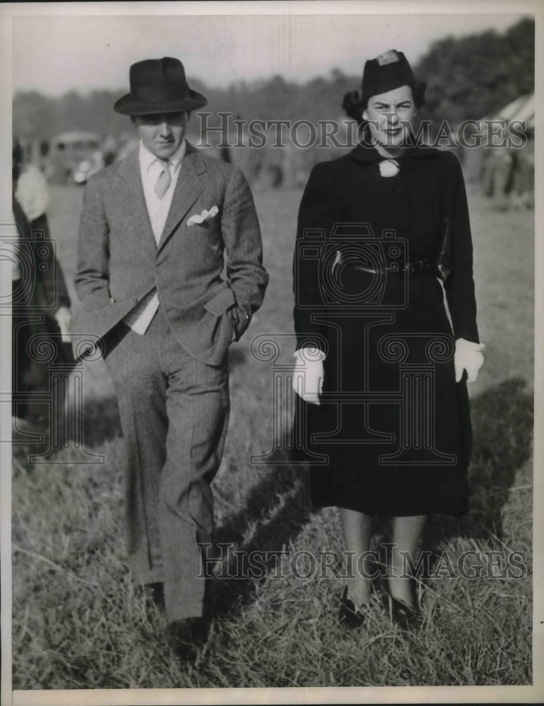 1937 Reginald and June Pearson at the West Hills Racing Association - Historic Images