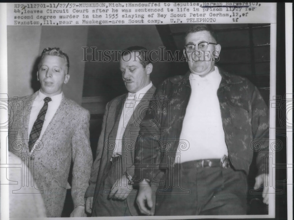 1957 Press Photo Herman Barwerel leaves Circuit Court sentenced to death - Historic Images