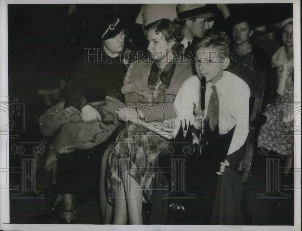 1934 Press Photo Ruth and Donald Griesner Wait for Parents on Morro Castle - Historic Images