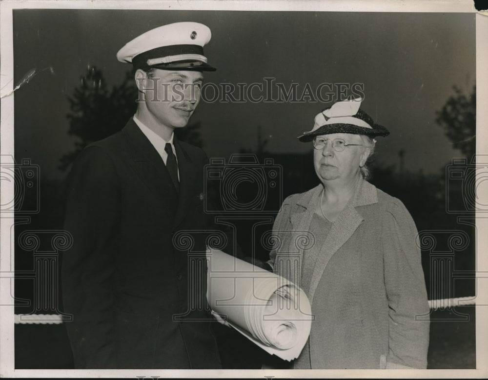 1937 Press Photo Officer WIlliam Masland With Mother Just Before Take Off - Historic Images