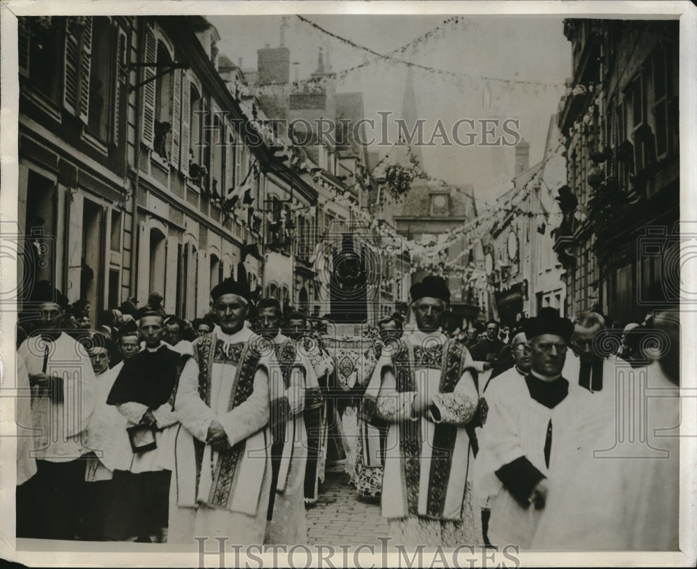 1929 France Chatres - Historic Images