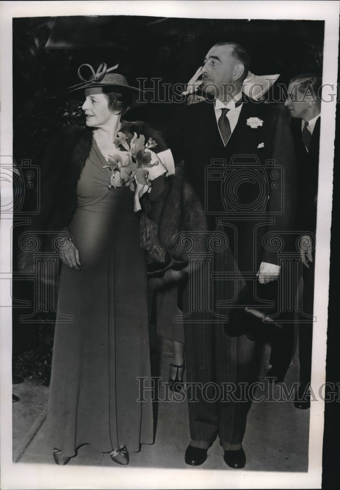 1928 Mr. and Mrs. Harold Chase Parents of Bride At Astor Wedding - Historic Images