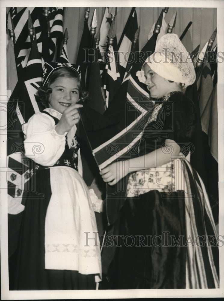 1938 Press Photo Children of Diplomats Dress Up In Costume For Christmas Pageant - Historic Images