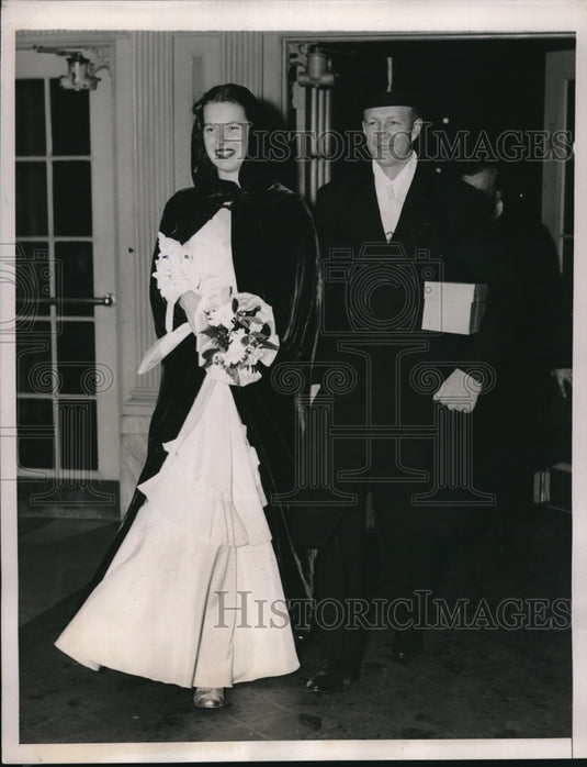 1938 Press Photo Jean Olga Clark & Glenn Clark Arrive At 1st Bachelors Cotillion-Historic Images