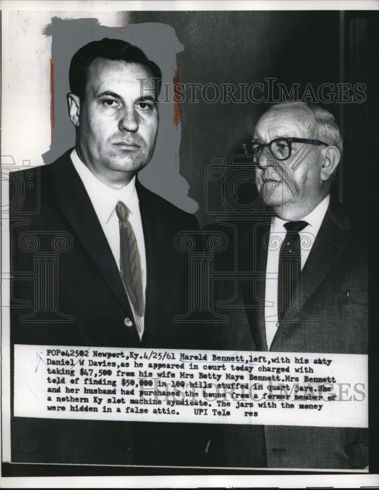 1961 Press Photo Harold Bennett Daniel Davies - Historic Images