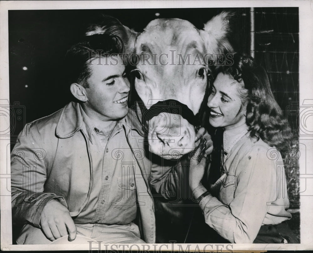 1947 Kathryn Anne McKinley w/ her Champion Steer w/ Leslie Cornwall - Historic Images