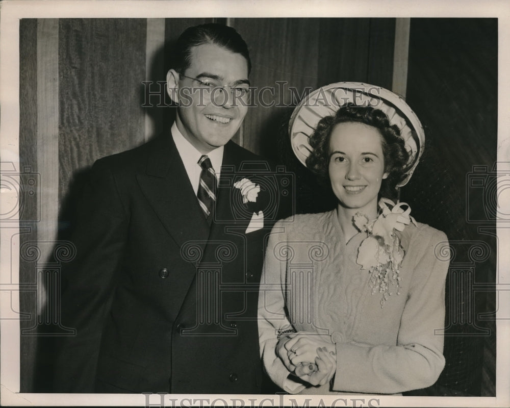 1941 Press Photo Mary Eshbach &amp; husband John Benedito aboard the SS Oriente - Historic Images