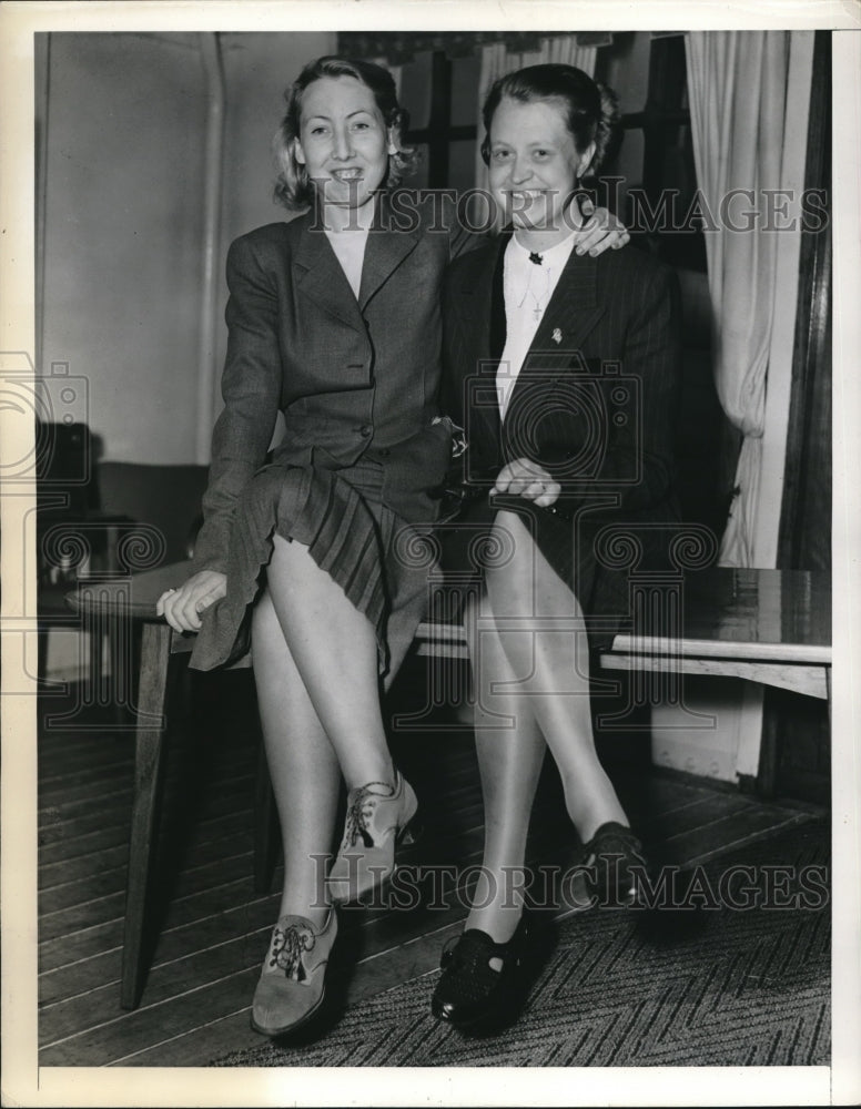 1941 Press Photo Swedish Gurli Hallgren and Ingrid Sillin in America for wedding-Historic Images