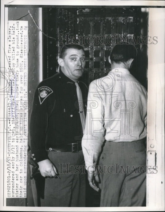 1957 Press Photo Russell T. McCoy, confessed fire slayer, Dep. Sheriff F. Uffner - Historic Images
