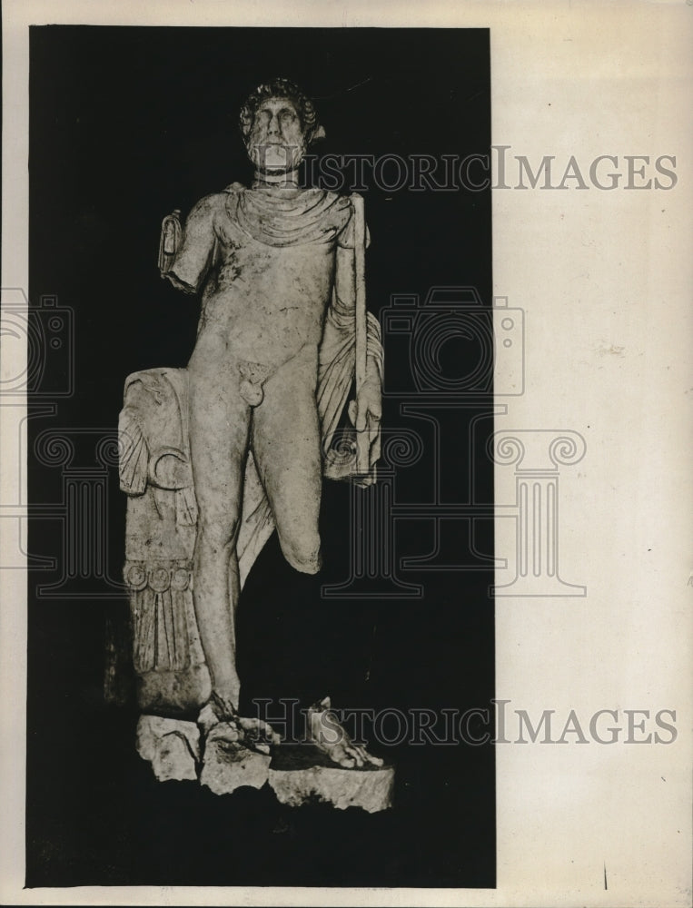 1932 Press Photo Roman statue unearthed at Baiae, presume to be Emperor Hadrian - Historic Images