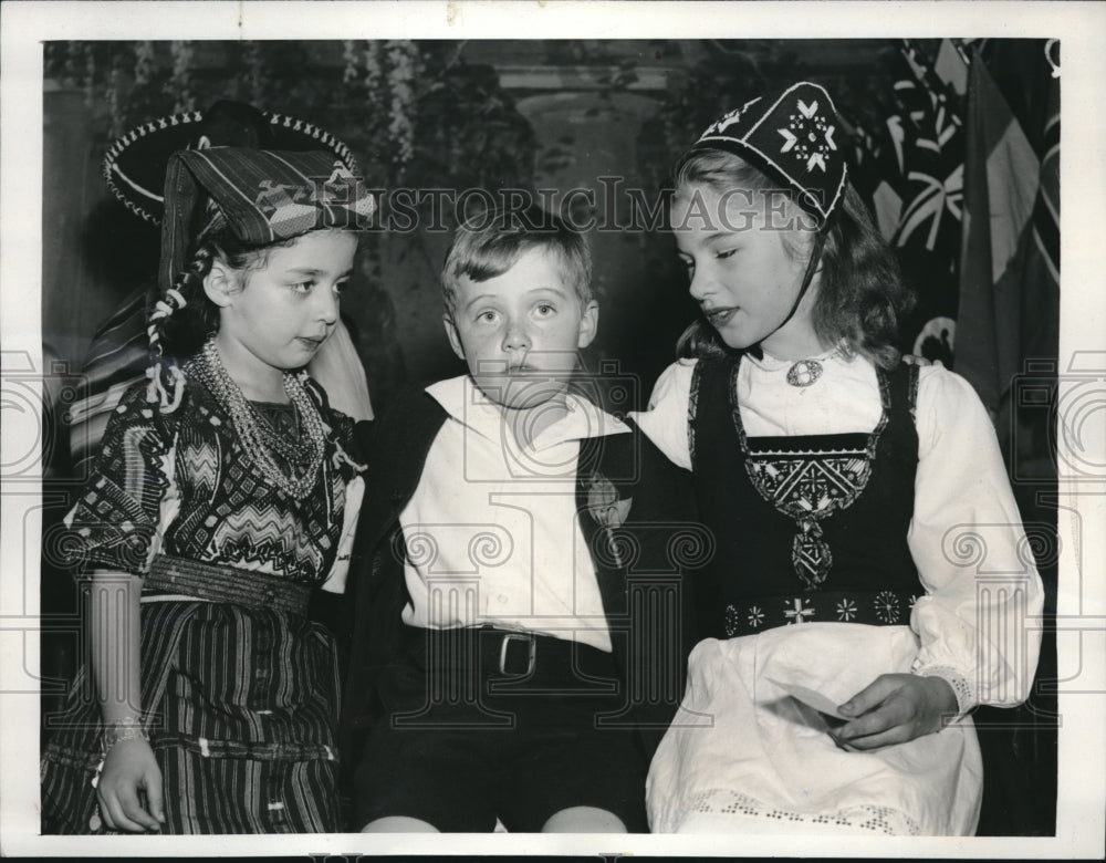 1939 Press Photo Children of Washington Diplomats at a Christmas party - Historic Images