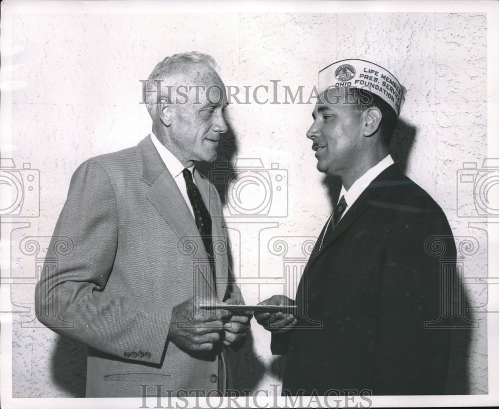 1962 Dean CH Cramer Of Western Reserve University Receives Check - Historic Images