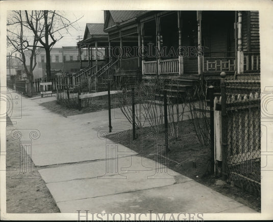 1932 Press Photo Gardening at home - Historic Images