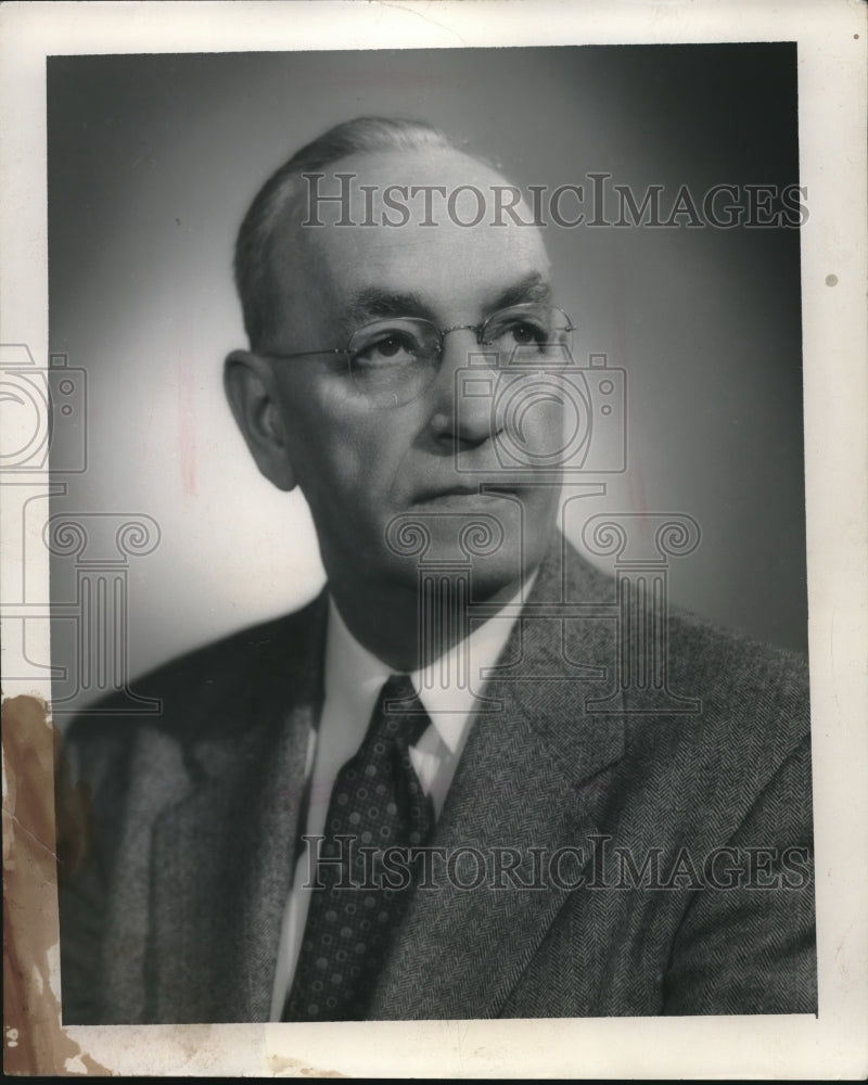 1953 Press Photo Distinguished man in glasses - Historic Images