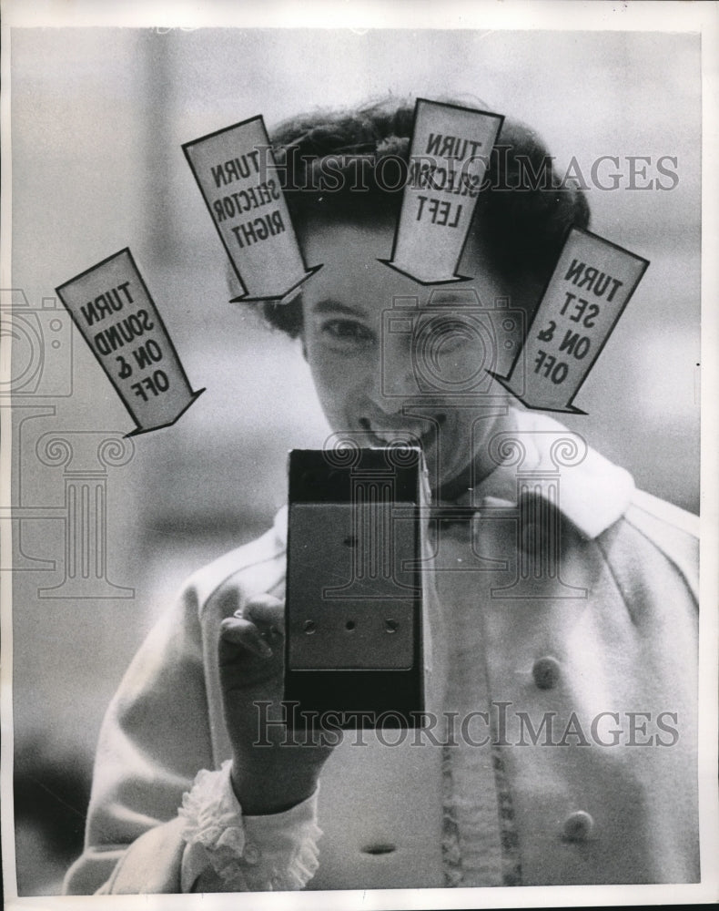 1958 Press Photo The Amuse Lady - Historic Images