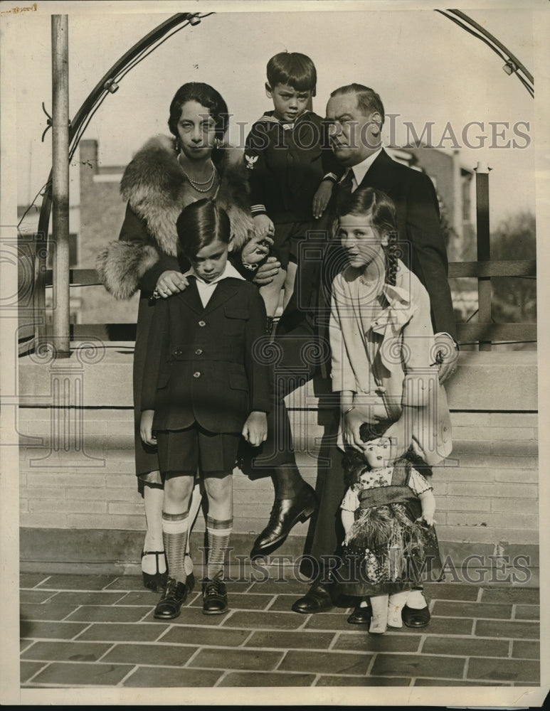 1930 Press Photo Mexican Amb to US Manuel Tollez and family at Mexican Embassy - Historic Images