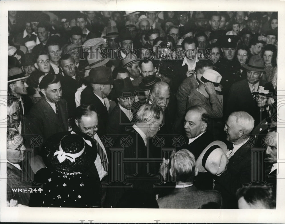 1941 Press Photo Large Crowd At Canadian Prime Minister Mackenzie King Speech - Historic Images