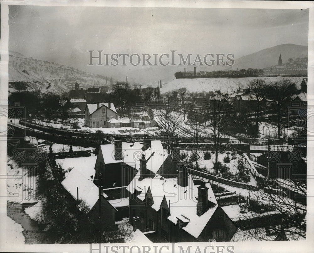 1927 View of Ebbe Vele, Monmoutheshire, where blast furnaces starts - Historic Images