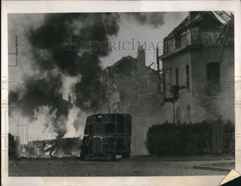 1940 Press Photo French Town Burning After German Bombing - Historic Images