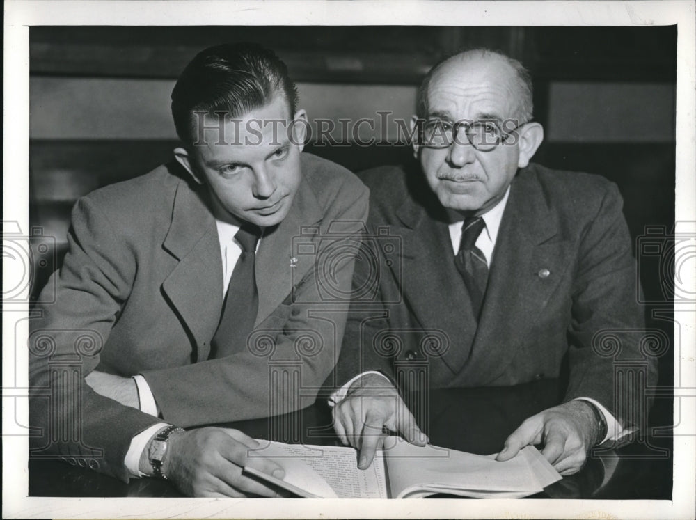 1944 Press Photo Harry Schooler Swing Dance King With Attorney After Rape Charge - Historic Images