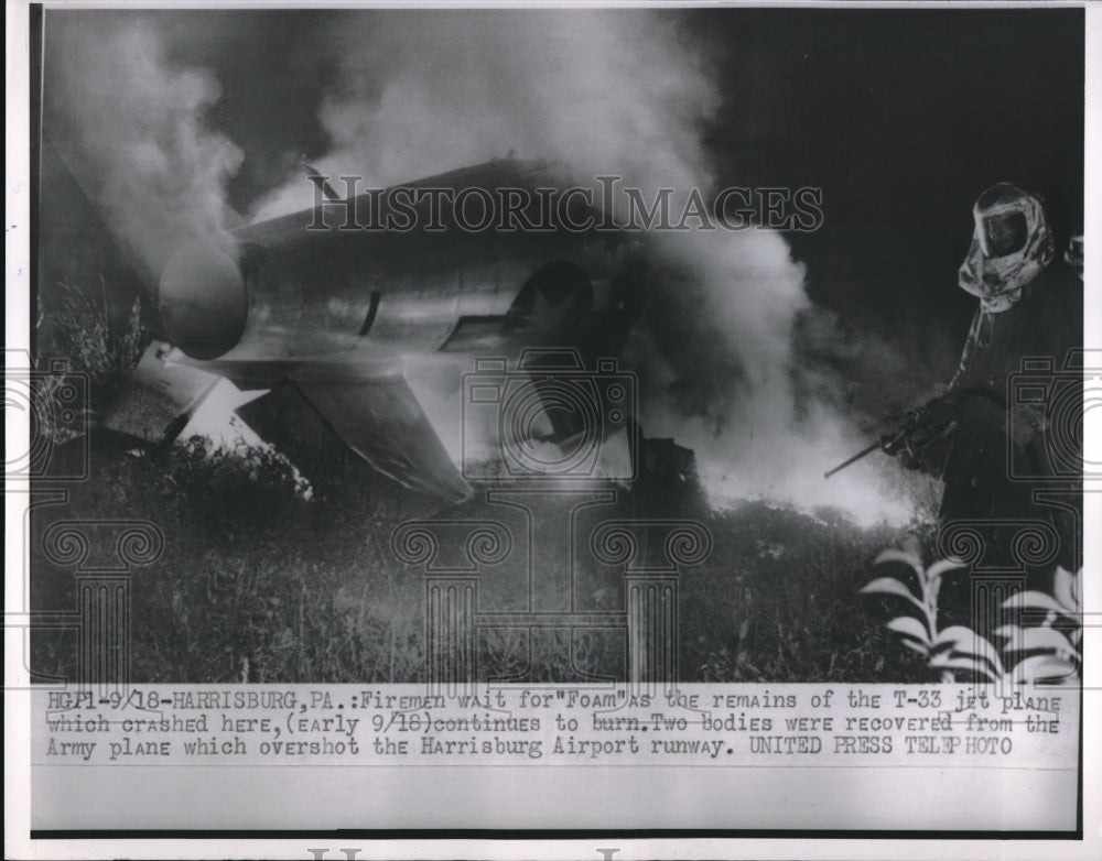 1954 Press Photo Firemen Wait For Foam At Remains Of Deadly T-33 Plane Crash - Historic Images