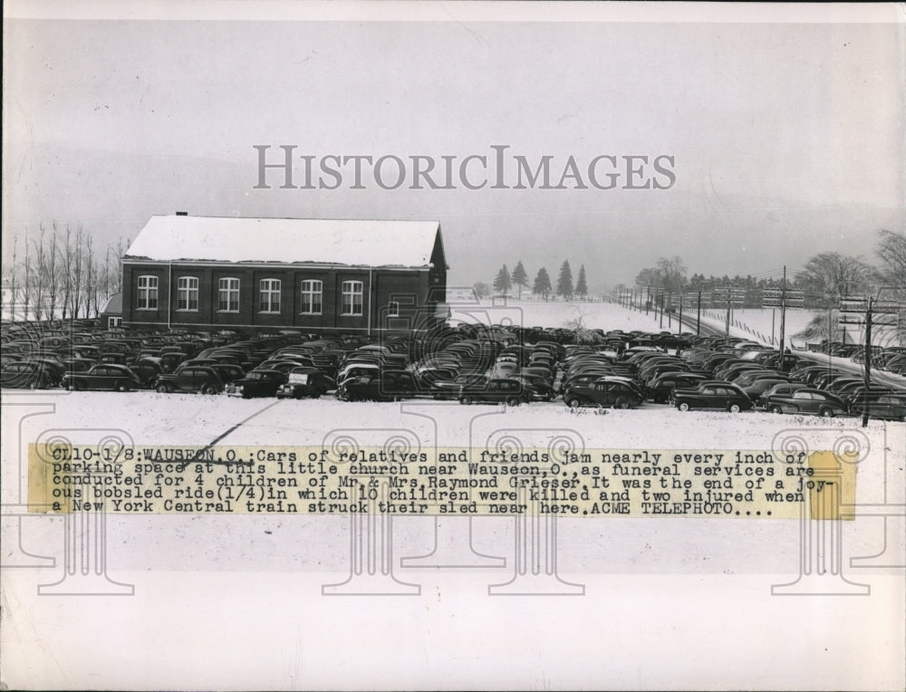 1948 Press Photo Funeral Services for 4 Children of Mr &amp; Mrs Grieser Struck Trai - Historic Images