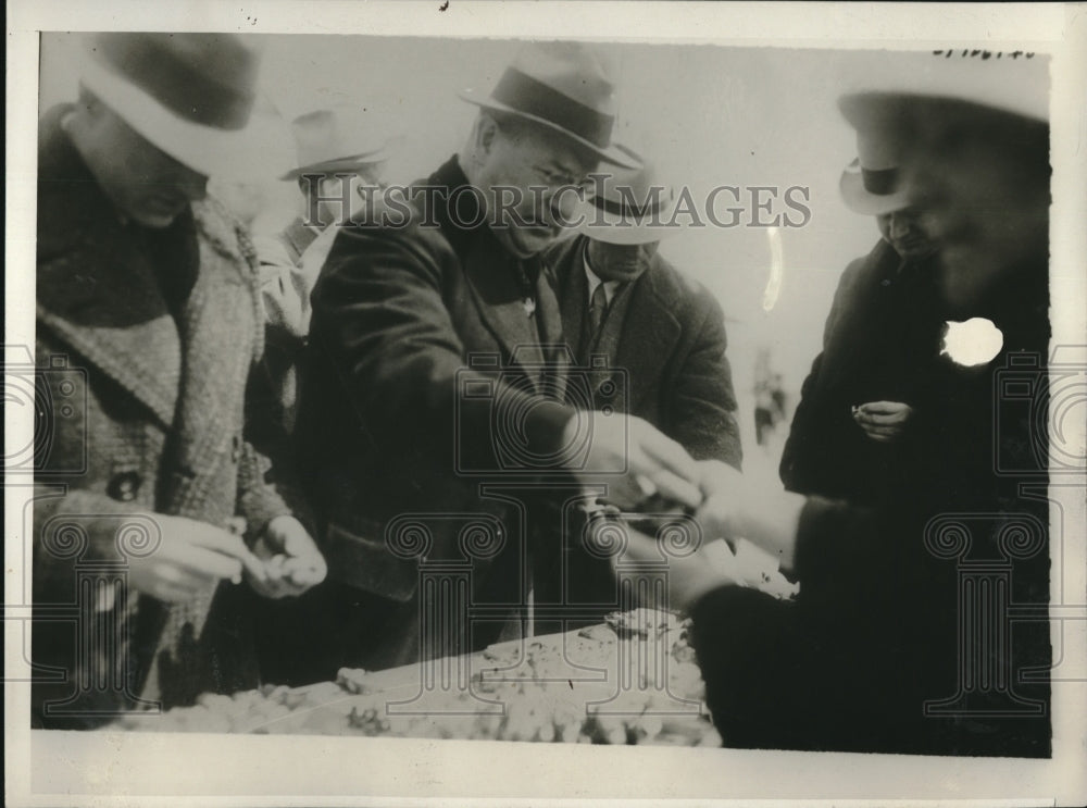 1930 Press Photo Walter Edge US Ambassador to France Inspecting Perfume - Historic Images