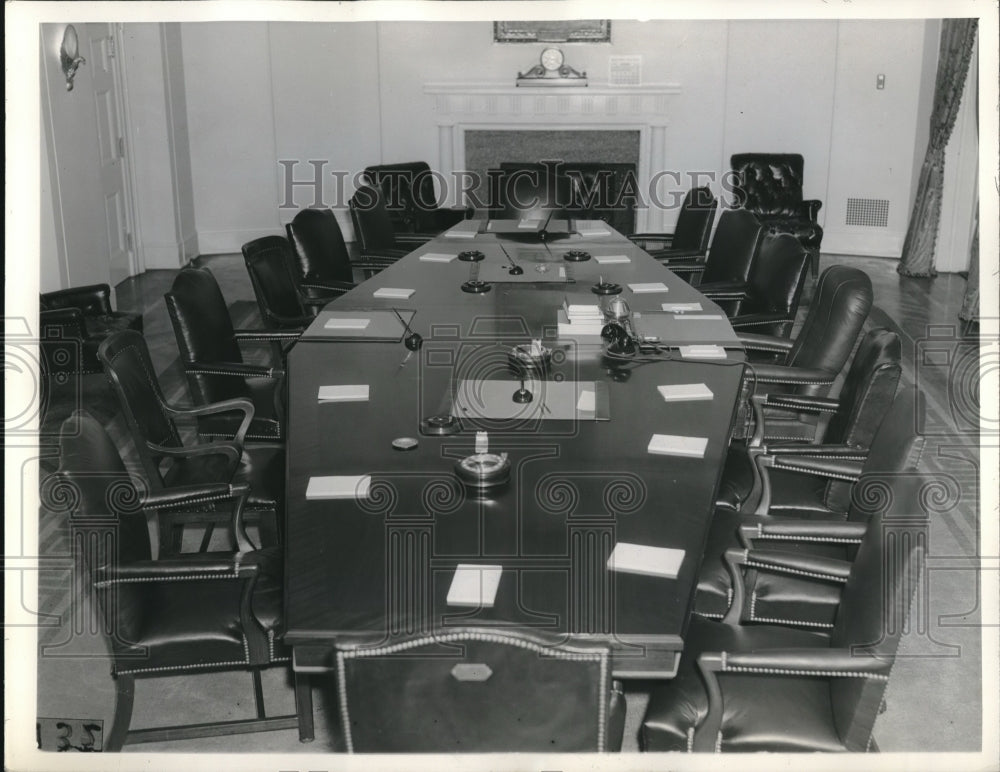 1941 President Roosevelt&#39;s Octagonal Shaped Cabinet Table - Historic Images