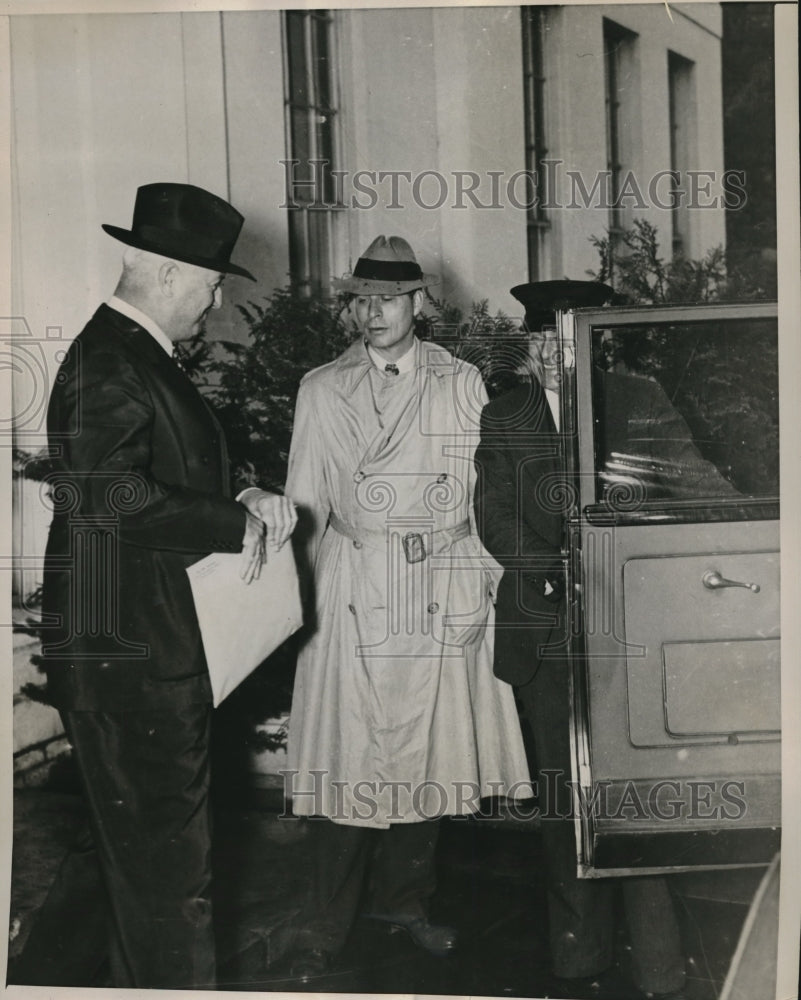 1937 Press Photo James Farley,Postmaster General visits Pres. F. Roosevelt - Historic Images