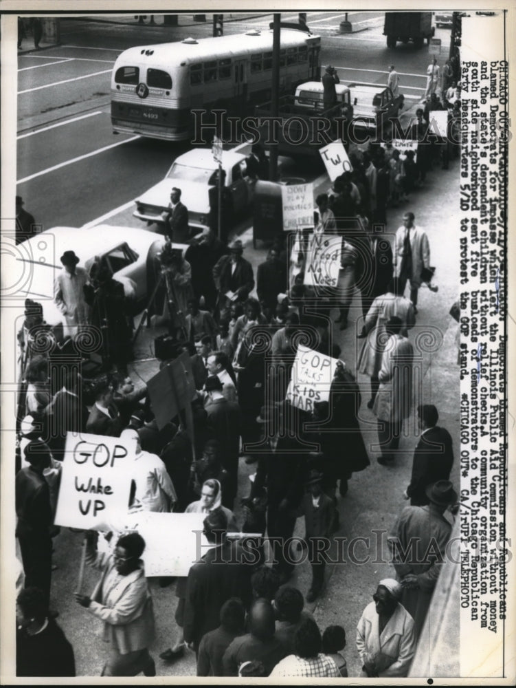 1963 Press Photo Political parties blame each other over Ill. relief payments-Historic Images