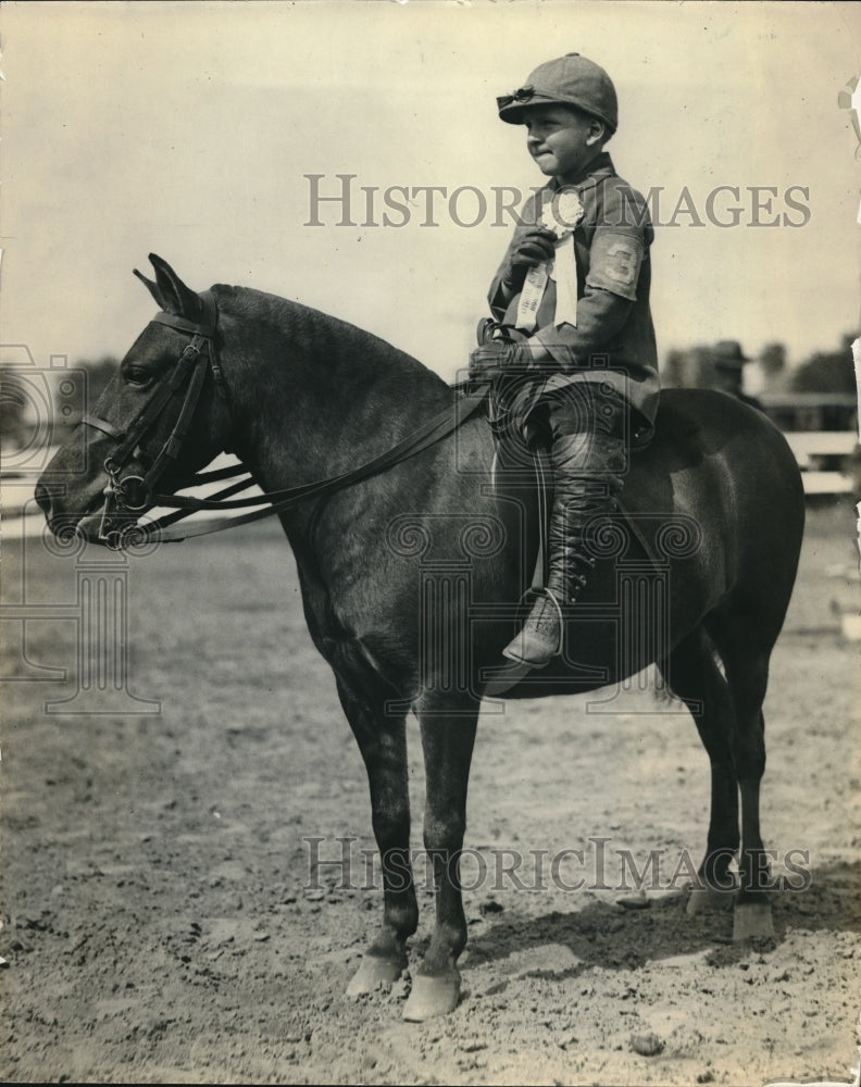 1925 Press Photo Major Solbet&#39;s son Peter Solbert at National Capitol Horse Show - Historic Images